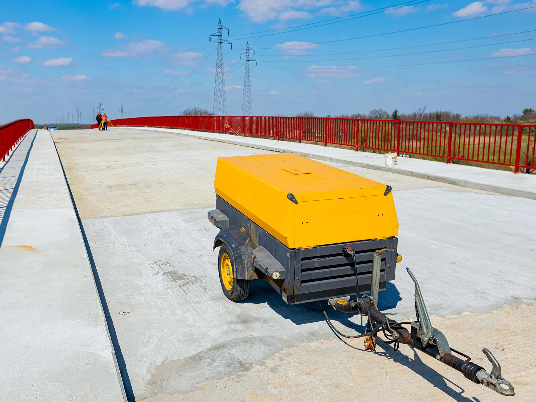 Електромонтажна компанія з портативним електропостачанням